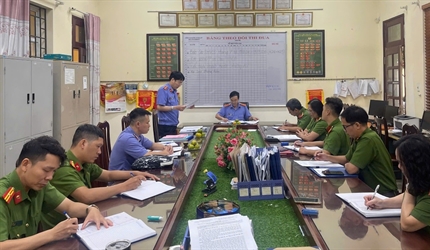 Kiểm sát trực tiếp việc tạm giữ, tạm giam tại Nhà tạm giữ Công an huyện...